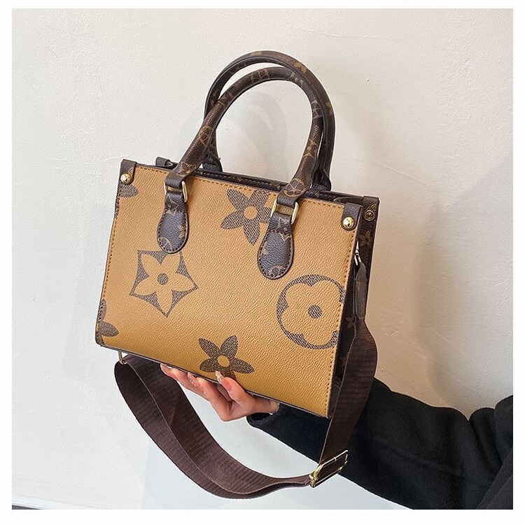 Casual, fashionable, retro-print designer handbag; versatile, trendy crossbody bag for women