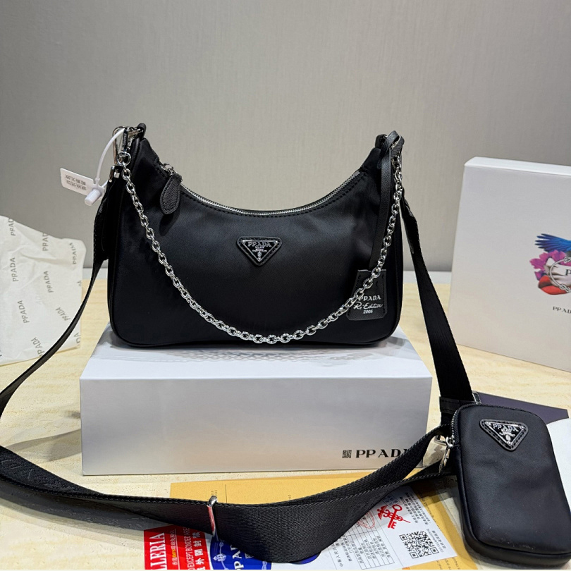 Designer Bag Shoulder Bag Luxury Re-Edition 2005 Hobo Bag Silver Buckle Triangular Emblem Handbag Nylon Black Crossbody Bag TOP Moon Removable shoulder strap Wallet