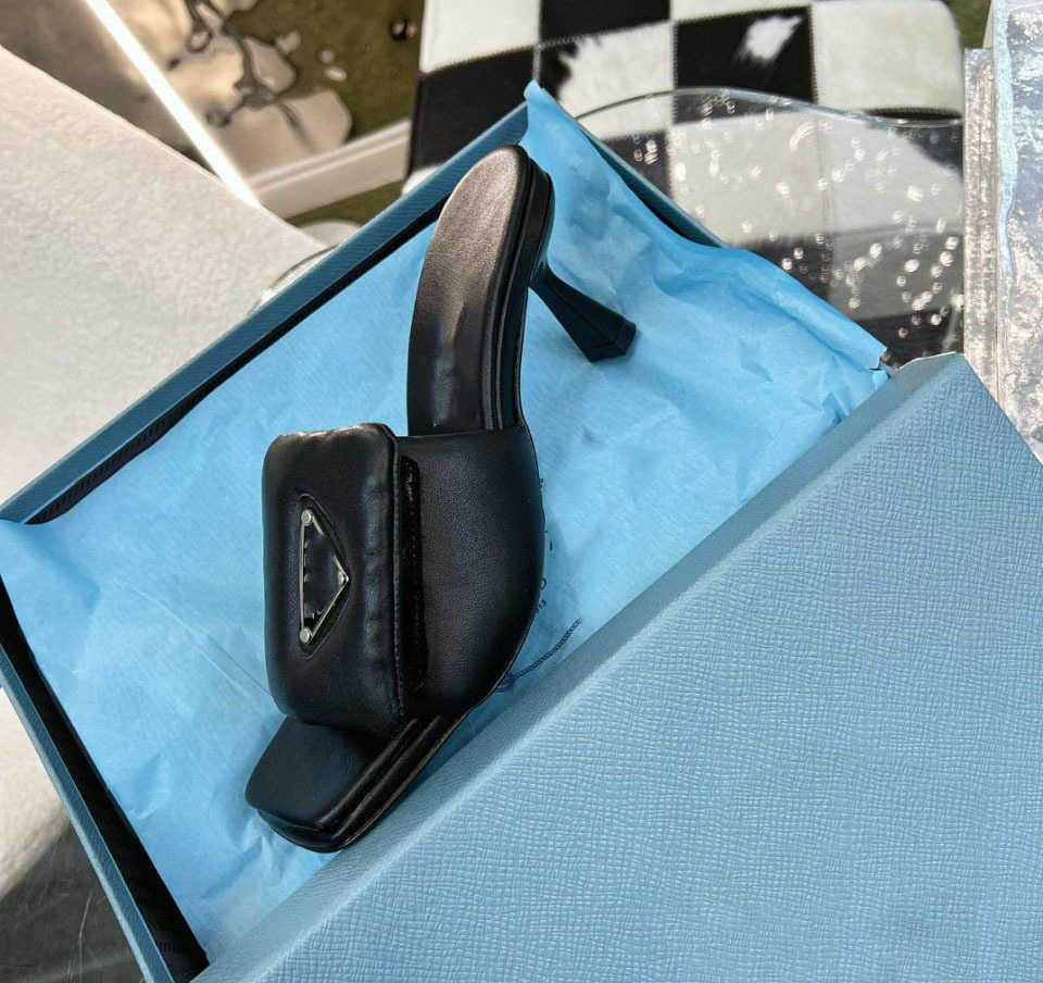 Small-scale design square-toe wedge open-toe sandals for women, suitable for summer 2025. Outerwear style, European/American fashion, soft leather hig