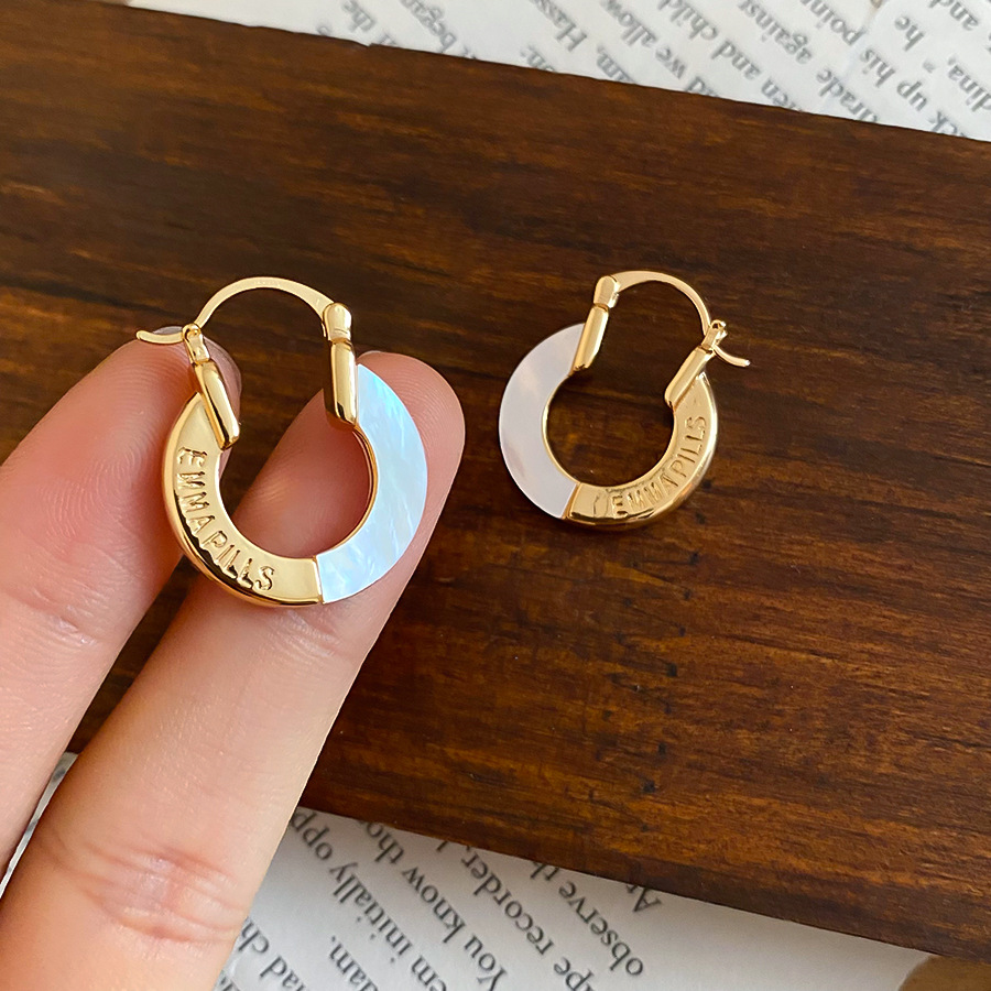 European American vintage mother-of-pearl round letter with a high-end feel, versatile and stylish earrings - view 4