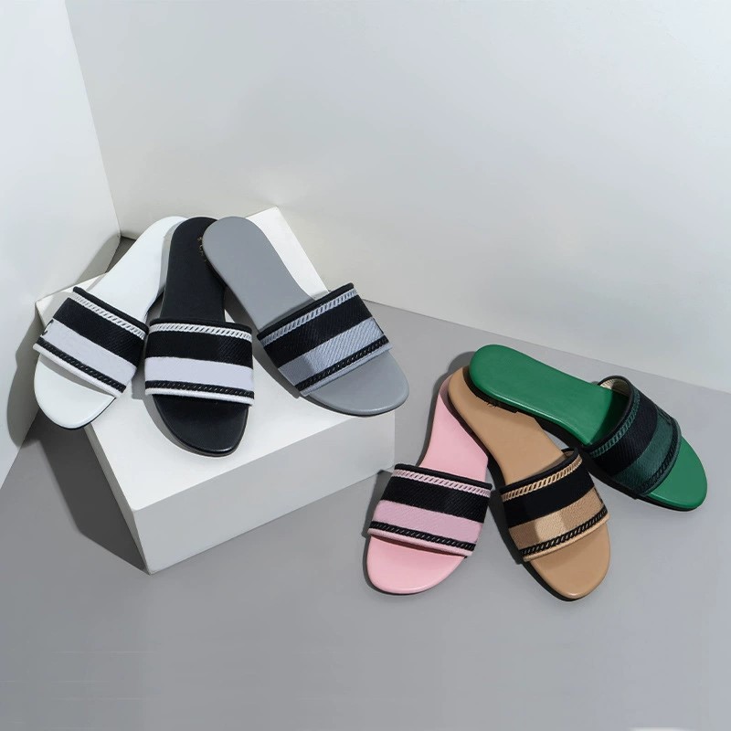 Women's Outdoor Sandals Trendy Foreign Trade 2026 Women's Sandals Summer New Embroidered Designer Sandals Letters Versatile D Brand Flat Non-slip One-word