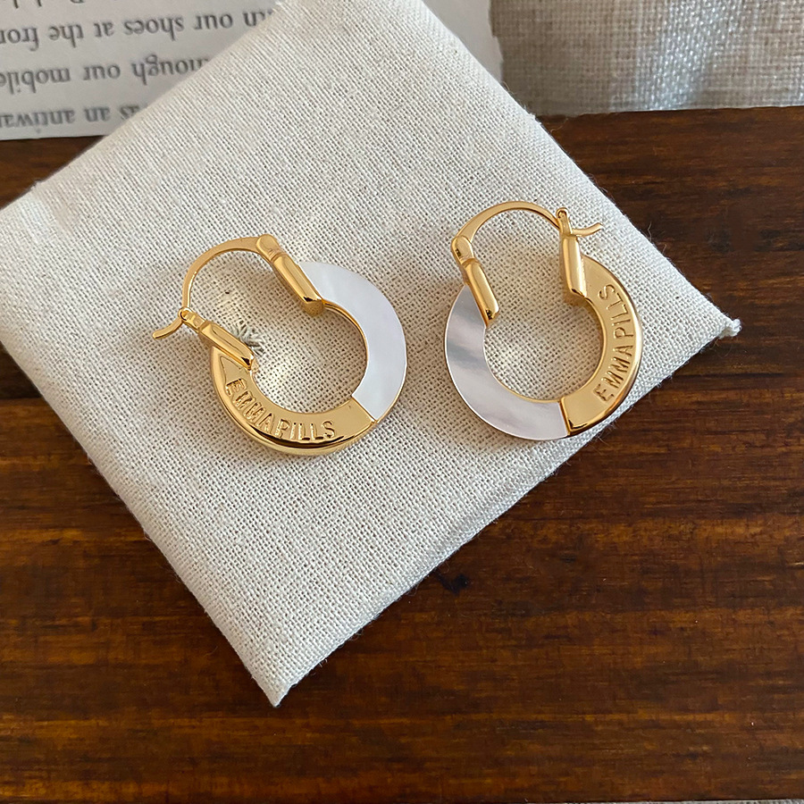 European American vintage mother-of-pearl round letter with a high-end feel, versatile and stylish earrings - view 8
