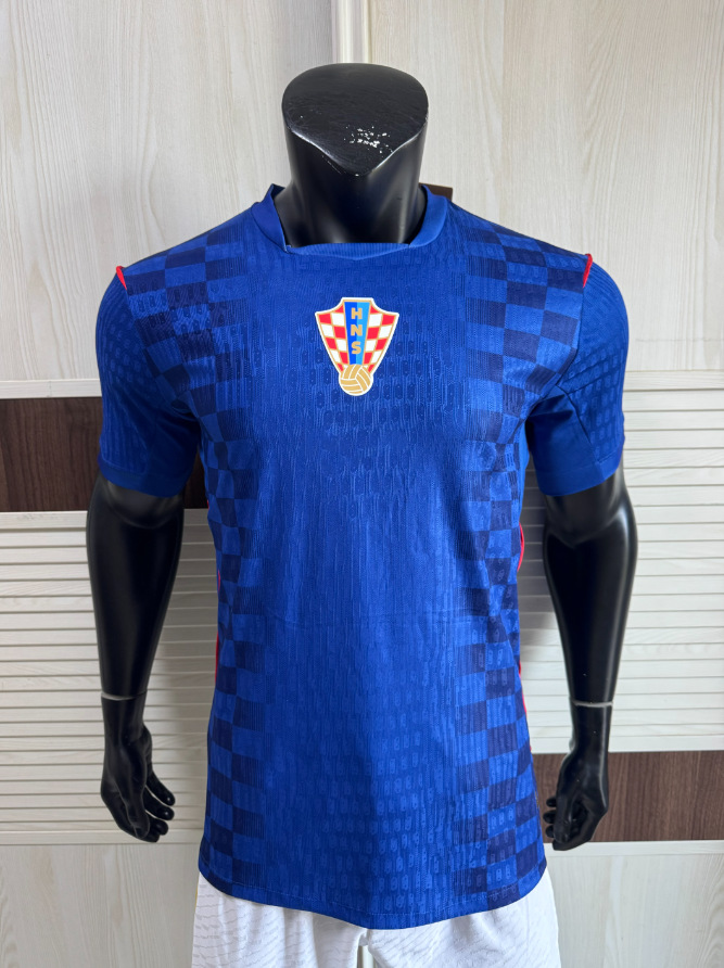 Lightweight Mens Sportswear T-Shirt Ideal for Casual Footy Enthusiasts