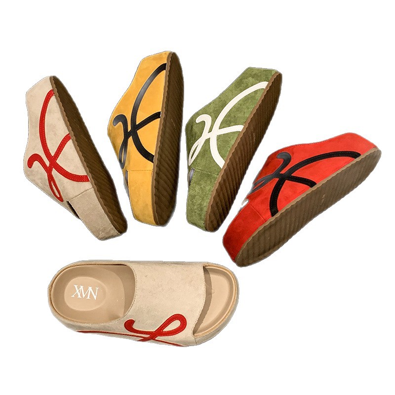 2026 Summer Hot Casual Thick Bottom Designer Slippers Trendy Versatile Commuting Comfortable Beach Shoes for Women