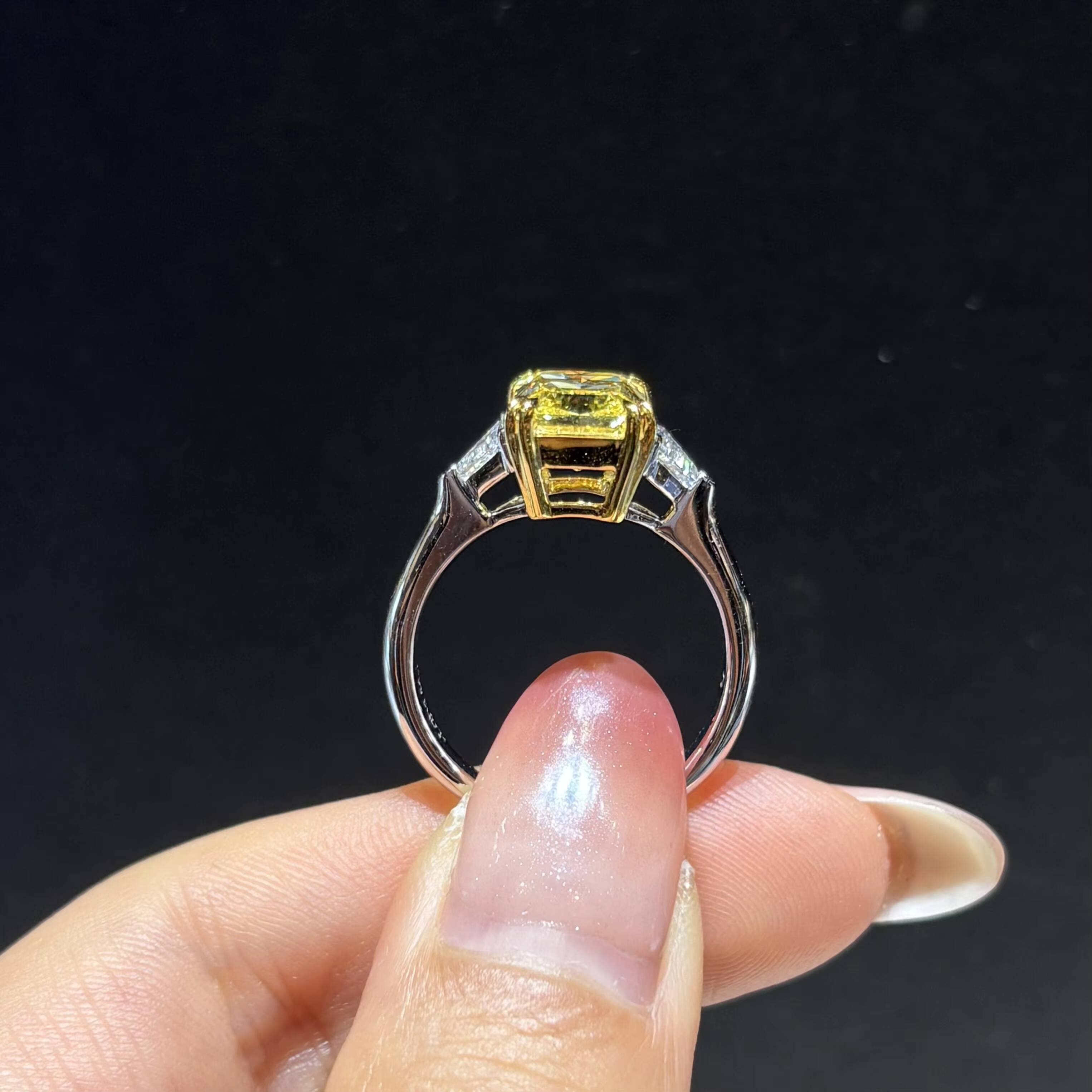 Custom 1CT 2CT 3CT Elongated Cushion Cut Fancy Intense Yellow Diamond 10K 14K 18K IGI Certificated VS VVS Lab Grown Diamond Ring - view 4