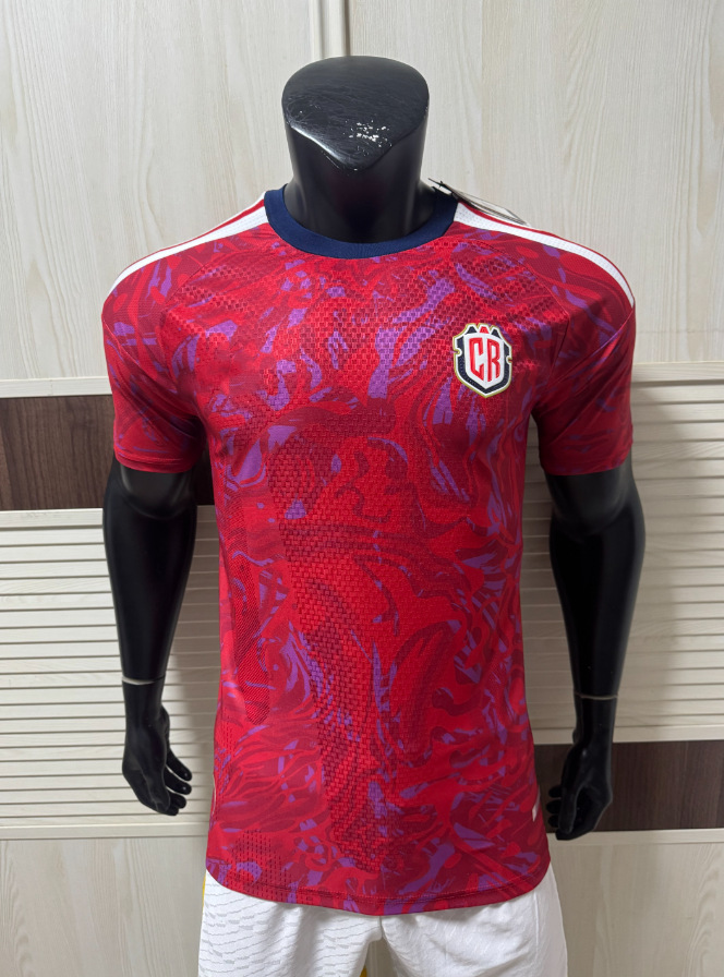 Lightweight Mens Sportswear T-Shirt Ideal for Casual Footy Enthusiasts