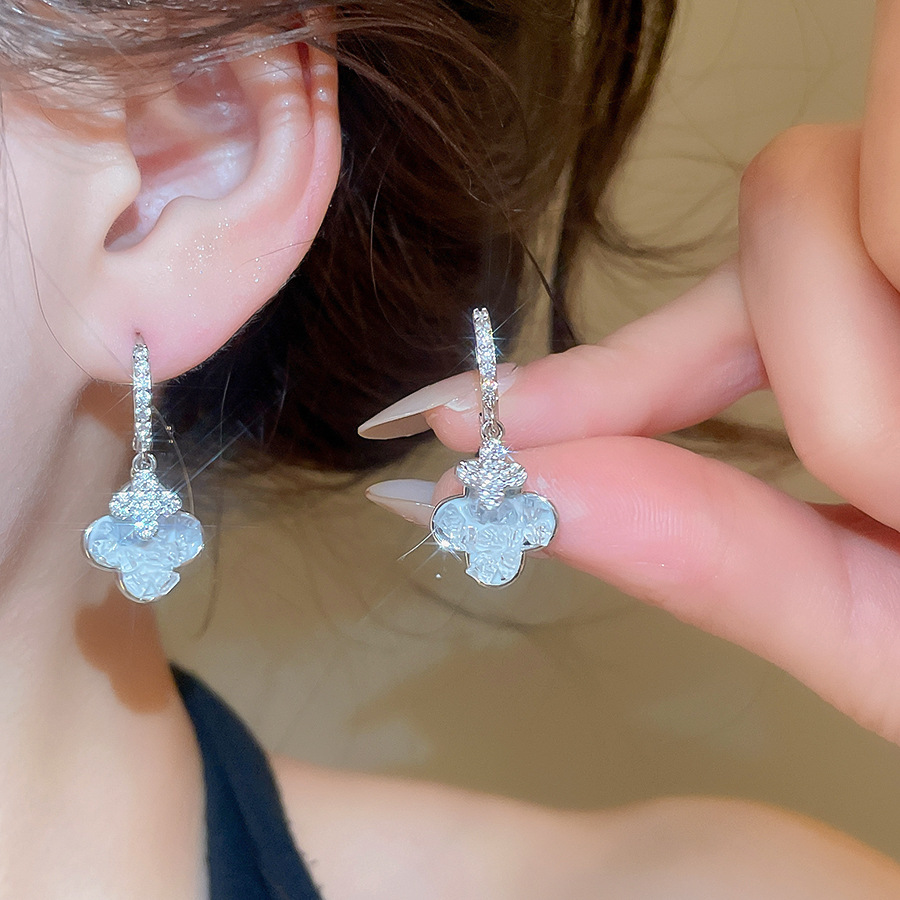 Four-leaf clover unique niche light luxury, high-end, elegant and stylish earrings, 2026 new popular model, wholesale - view 6