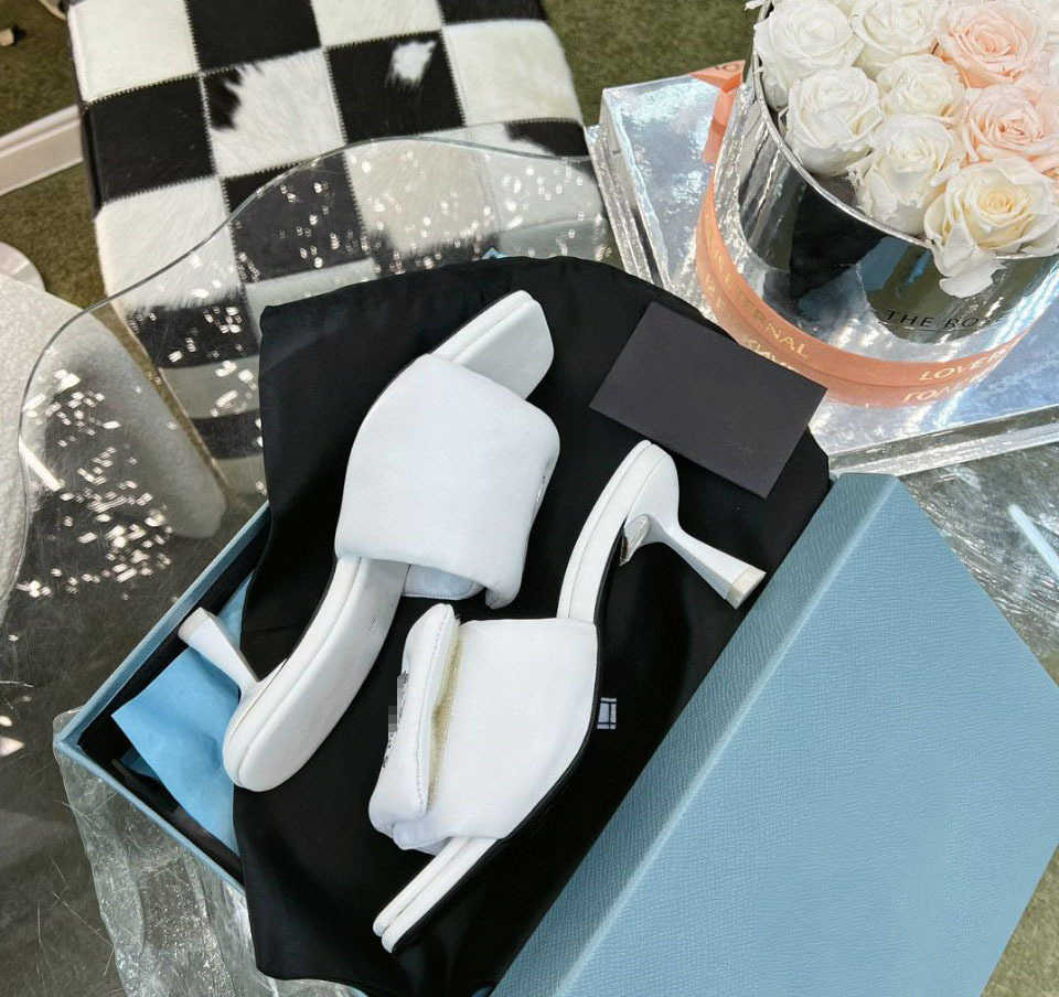 Small-scale design square-toe wedge open-toe sandals for women, suitable for summer 2025. Outerwear style, European/American fashion, soft leather hig