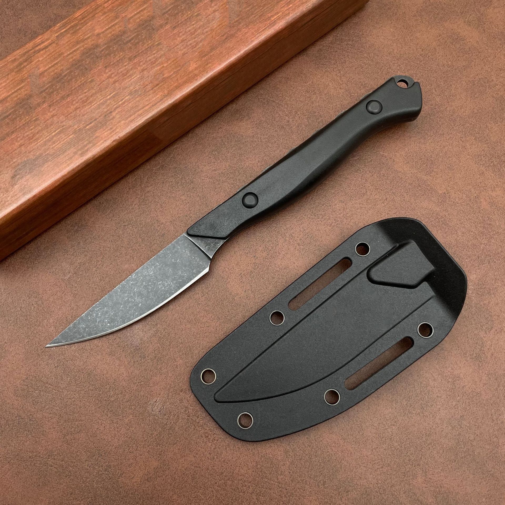 BM 15700 Fixed Blade Knife CPM-154 Blade Santoprene Handle Durable Outdoor Camping EDC Hiking Portable Multitool Straight Knives