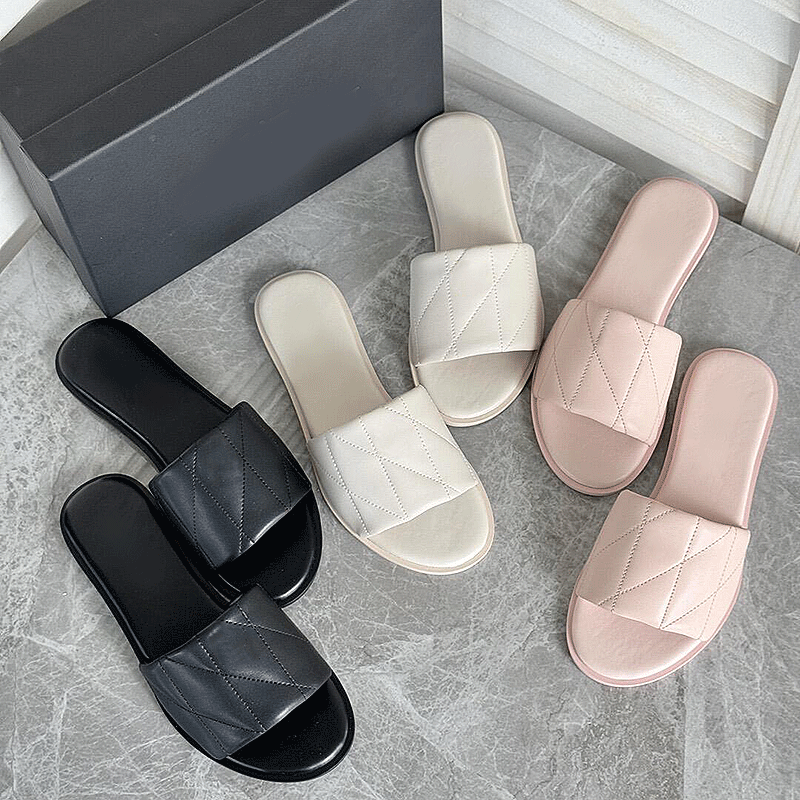 2026 C Designer Summer Hot Holly Sandals Women Slides Fashion Quilted Leather Flat Slippers Shoes C Beach Luxury Denim Sliders Open Toe Sandels For Woman Size 36-42