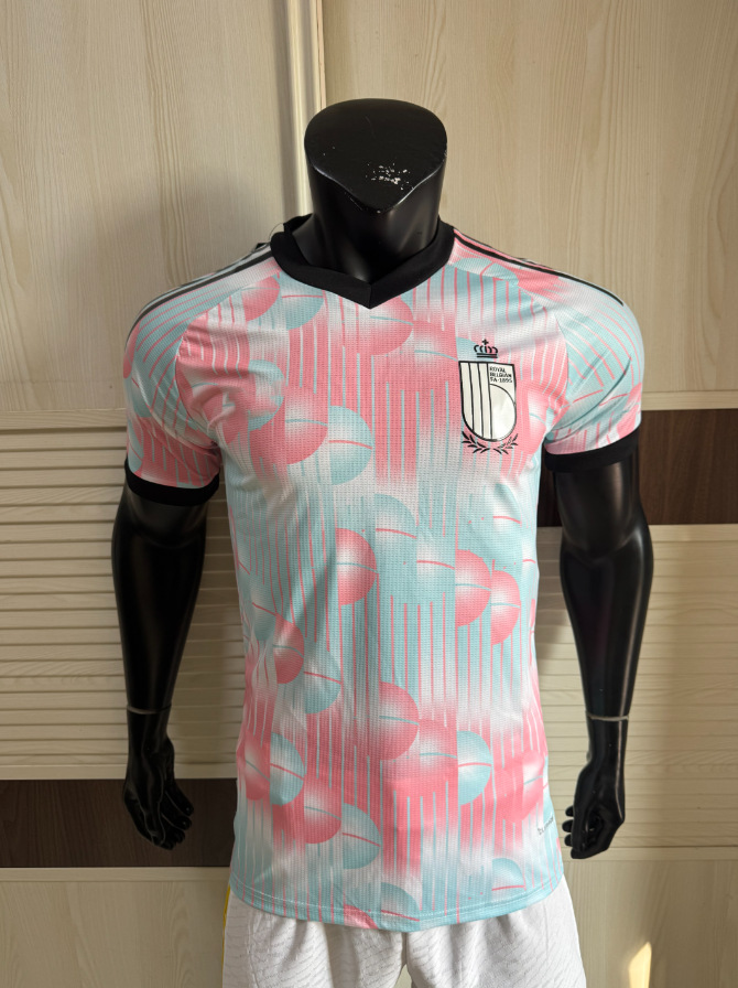 Lightweight Mens Sportswear T-Shirt Ideal for Casual Footy Enthusiasts