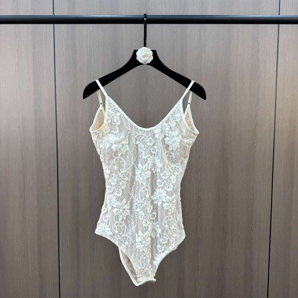Spicy Girl One-Piece Backless Top Spring Summer Lace Inner Wear Slim Fit Design White Camisole for Women Outerwear