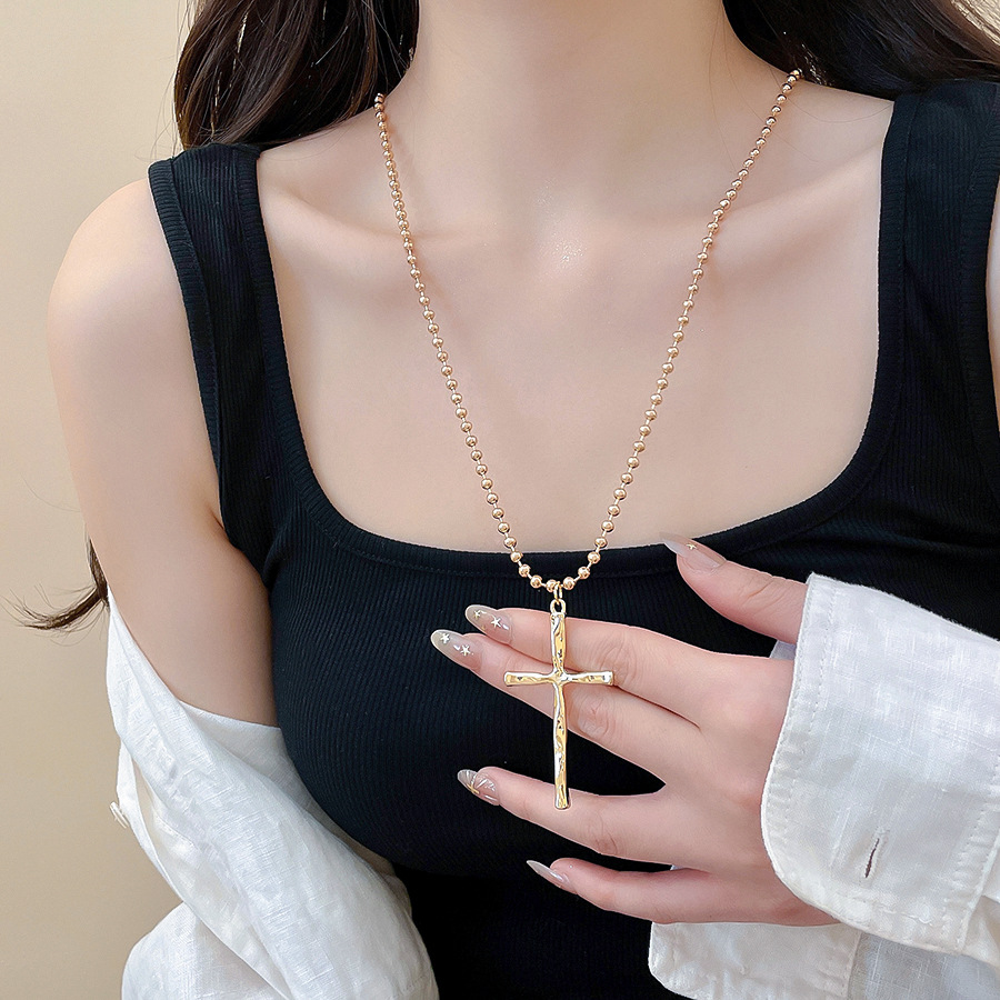 European American cross-border metal round long cross pendant necklace, simple and stylish collarbone chain, high-end women's accessory - view 5