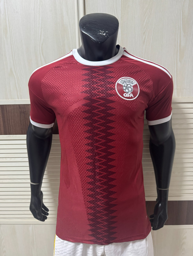 Lightweight Mens Sportswear T-Shirt Ideal for Casual Footy Enthusiasts