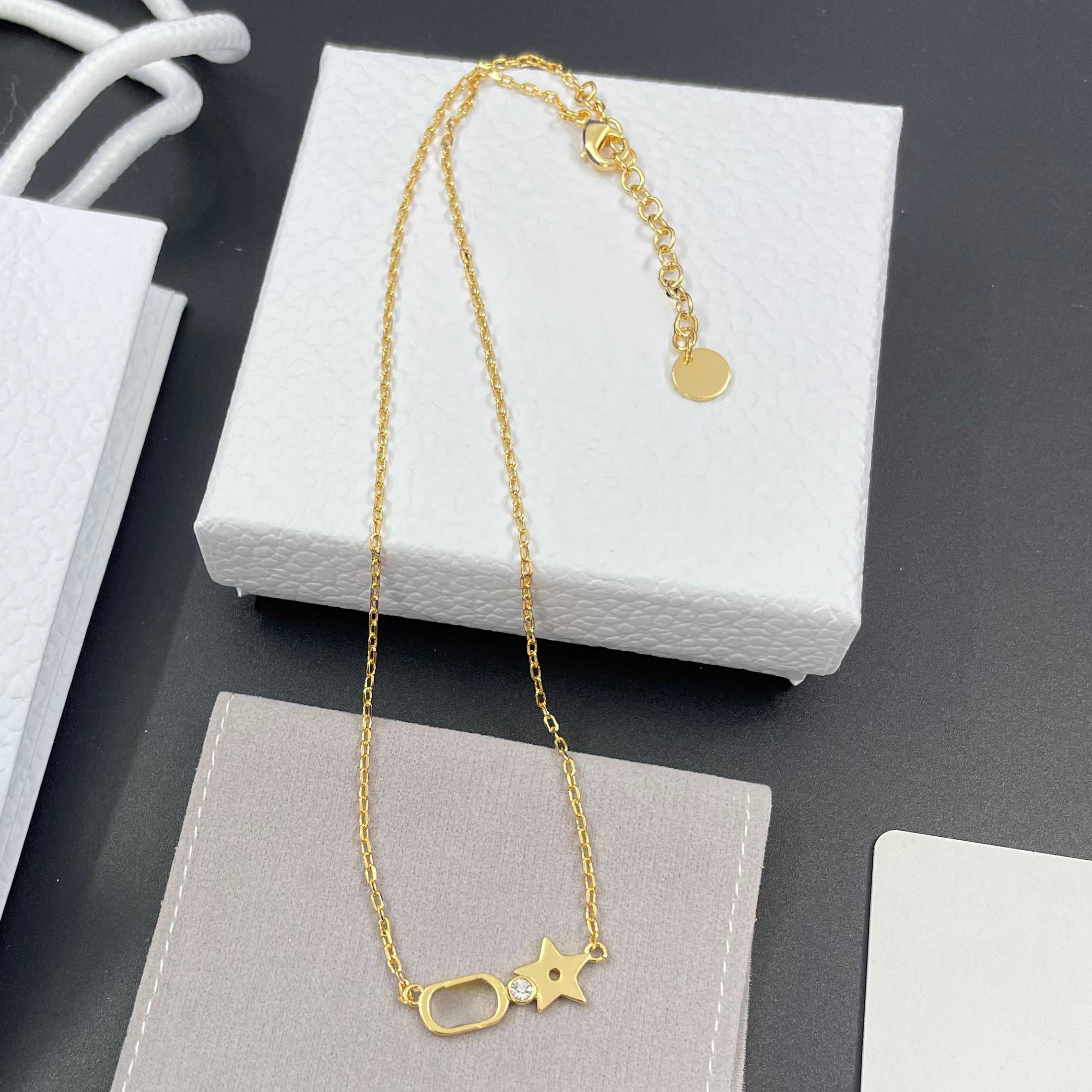 quality Pendants Luxury Designer women Necklaces Star shaped Pendant Charm high quality Jewelry without box