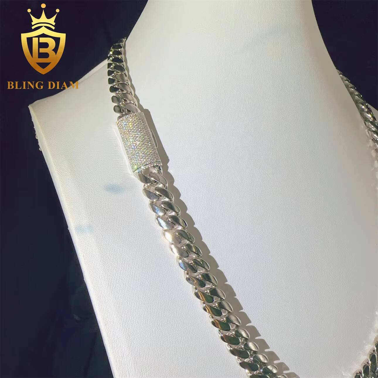 GRA Certificated Fashion Hip Hop VVS Miossanite Iced Out Diamond 12mm Sterling Silver 925 Miami Cuban Link Chain Fine Necklace