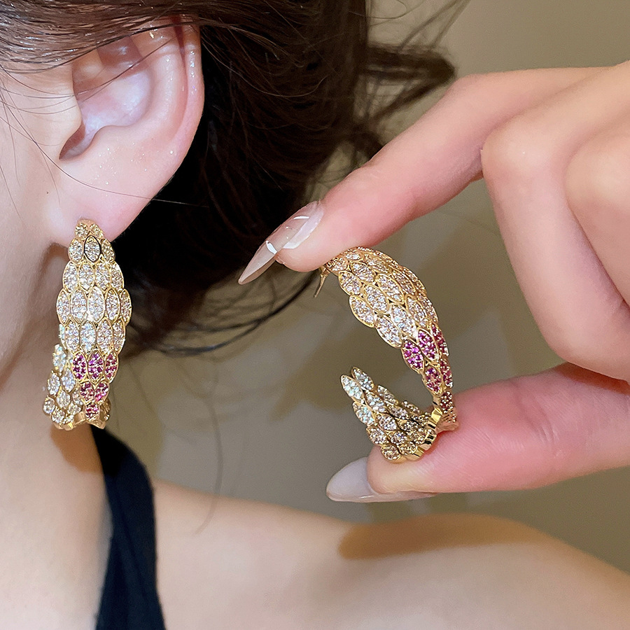European and American fashion full-diamond niche high-end micro-inlaid zirconia earrings, retro trendy light luxury style silver needle earrings - view 3