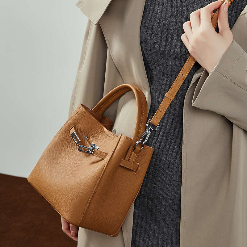 Women Genuine Leather Bucket Bag Top Layer Cowhide Basket Weave Luxury Fashion Versatile Shoulder Crossbody Handbag SENYY