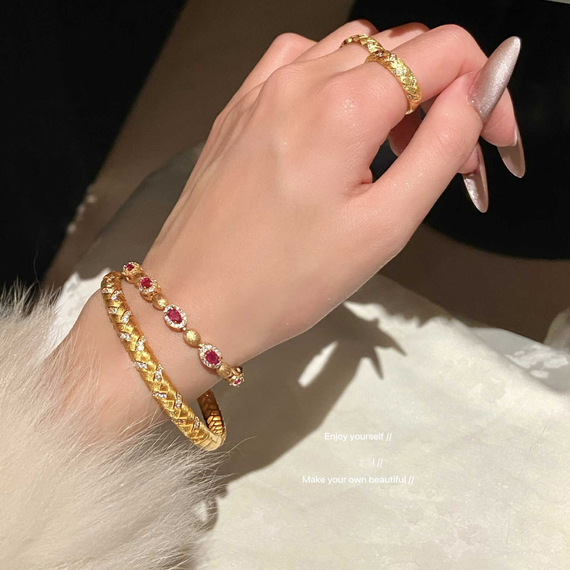 Real gold-plated zircon wheat ear brushed bracelet, light luxury high-end feel, fashionable versatile wrist accessory with a unique design