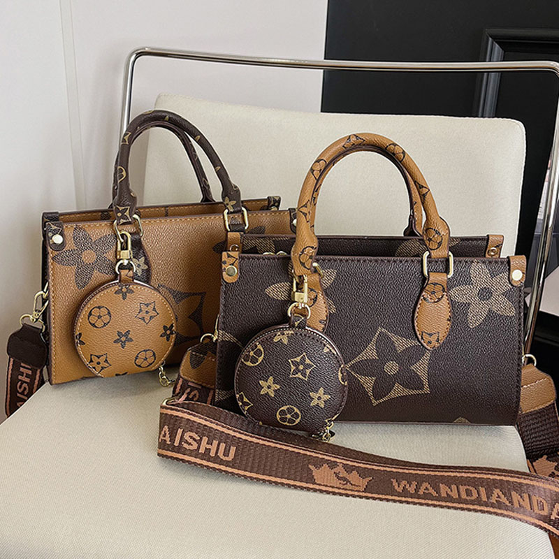 Wide Shoulder Strap bags Retro Handbag Women's New Anti-Color Hand Carry Single Shoulder Crossbody Bag 2026s hot