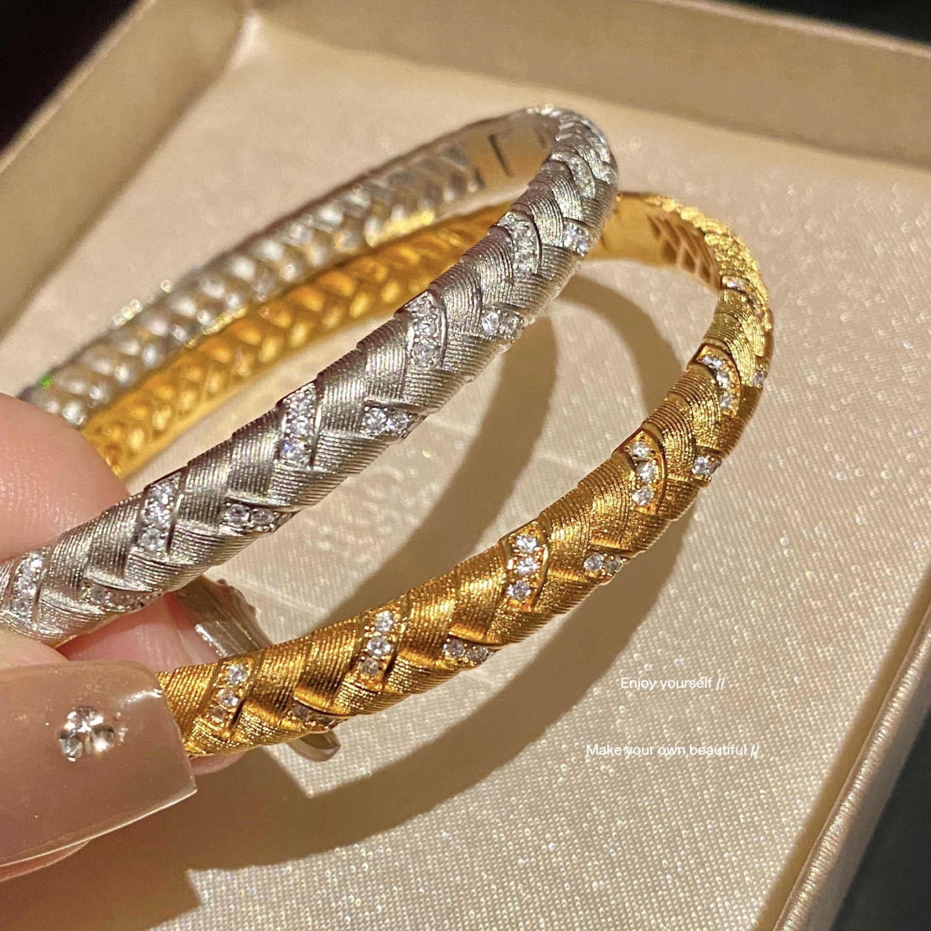 Real gold-plated zircon wheat ear brushed bracelet, light luxury high-end feel, fashionable versatile wrist accessory with a unique design