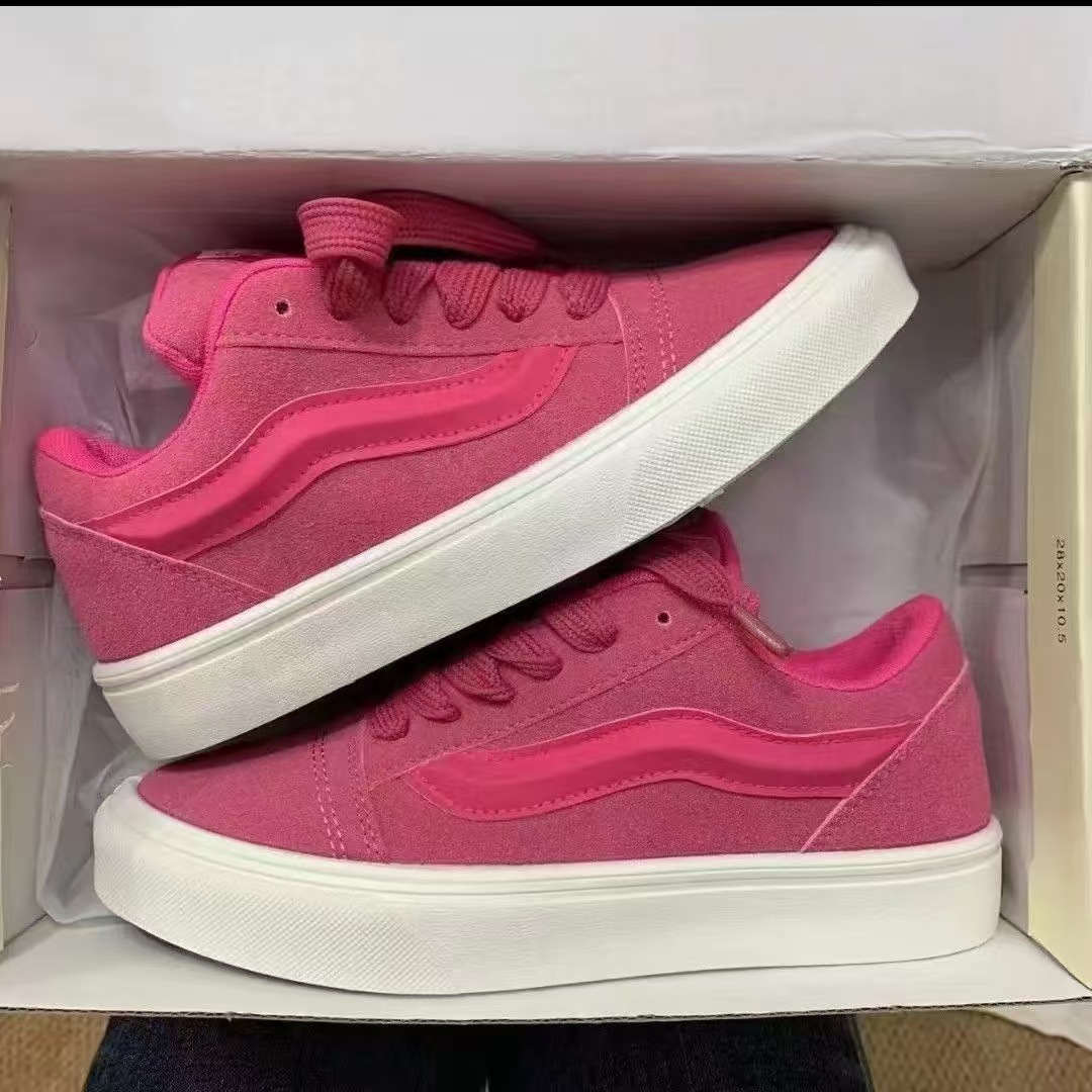 Free shipping designer shoes Men comfortable and trendy soft soled sports and leisure shoes men thick soled height Smart