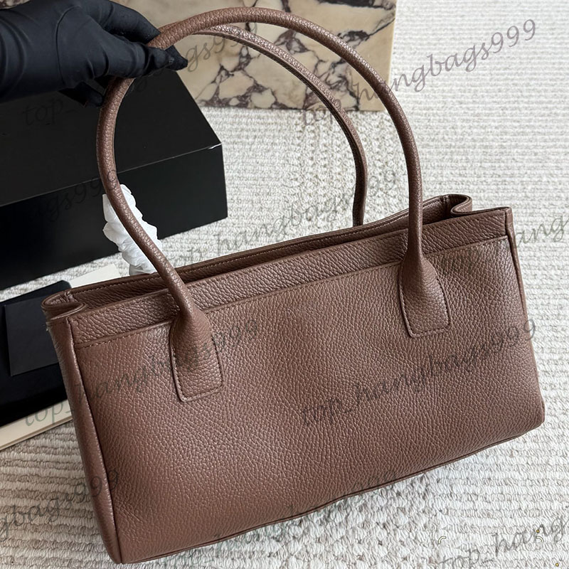 26S Grained Calfskin Cerf Baguette Underarm Shoulder Bag Top Handle Totes Briefcase Handbag Zipper Pouch Jumbo Large Capacity Luxury Designer Bag 33X18CM