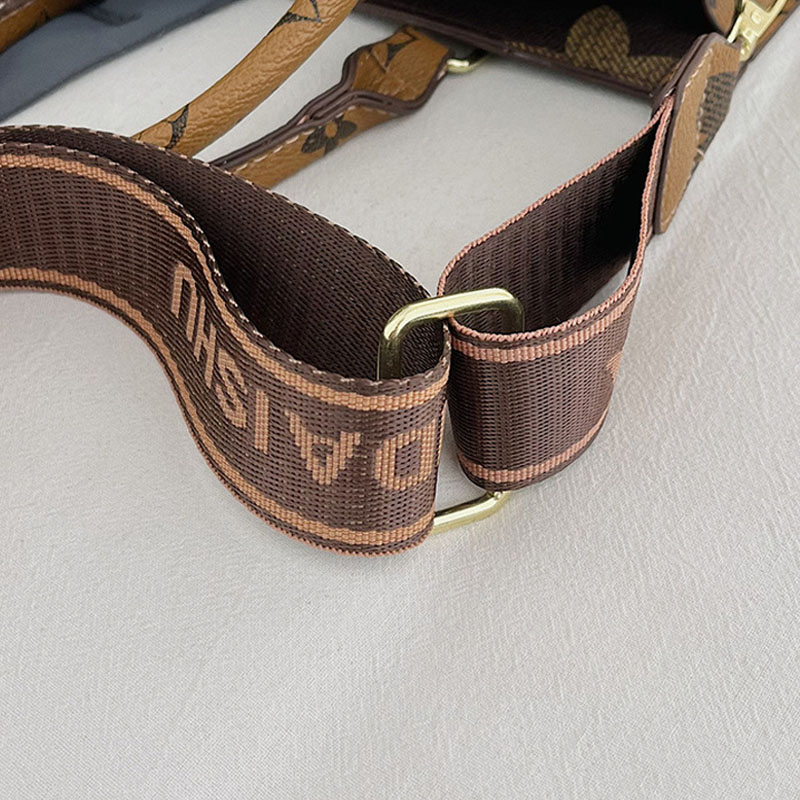 Wide Shoulder Strap bags Retro Handbag Women's New Anti-Color Hand Carry Single Shoulder Crossbody Bag 2026s hot