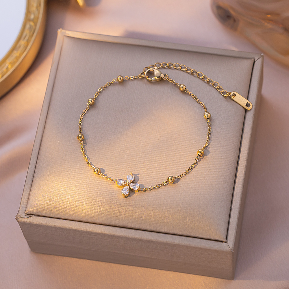 Designer French Style Light Luxury White Diamond Four-Leaf Clover Titanium Steel Necklace for Women Fashion Versatile Clavicle Chain Elegant Simple Se