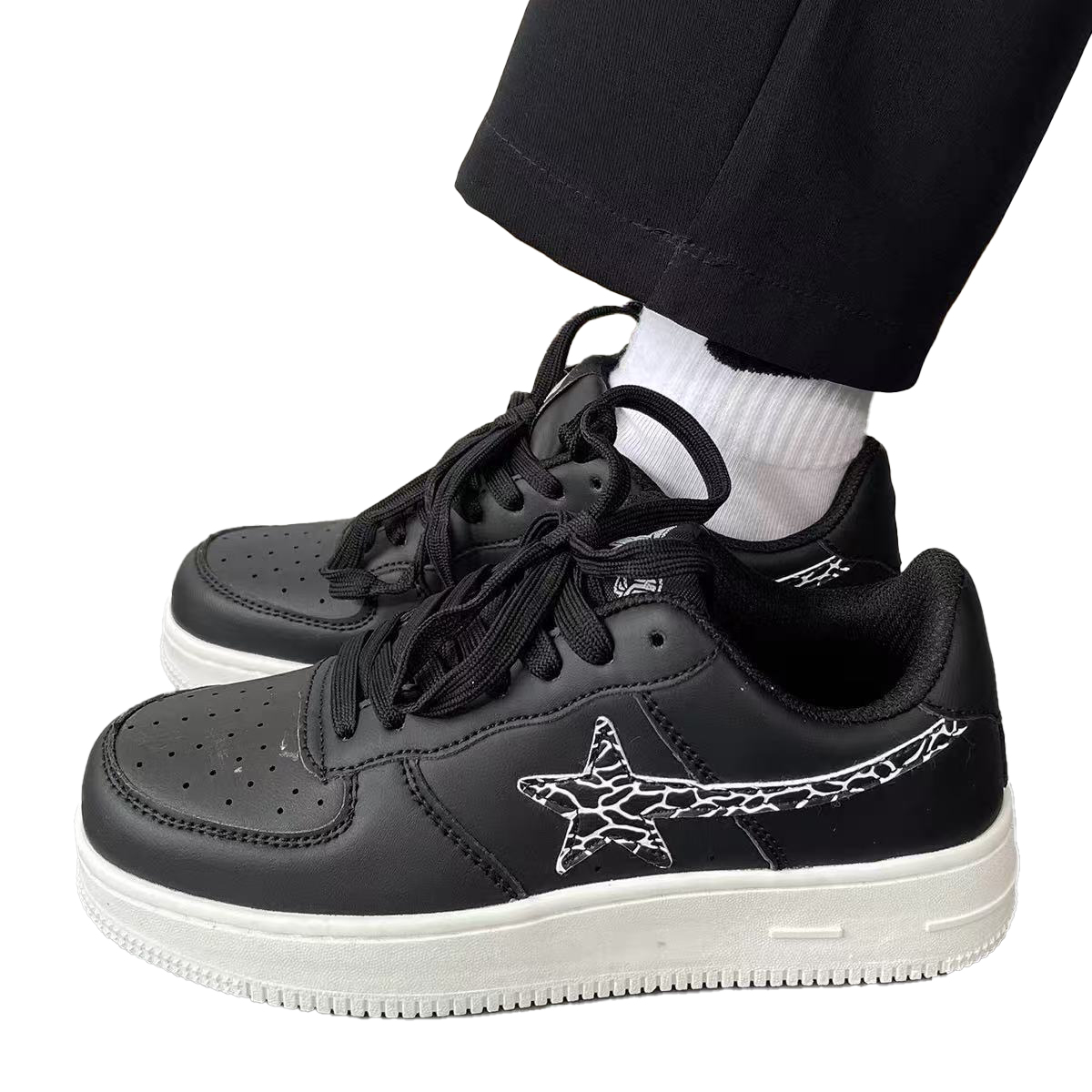 Free shipping designer shoes Men comfortable and trendy soft soled sports and leisure shoes men thick soled height Advanced