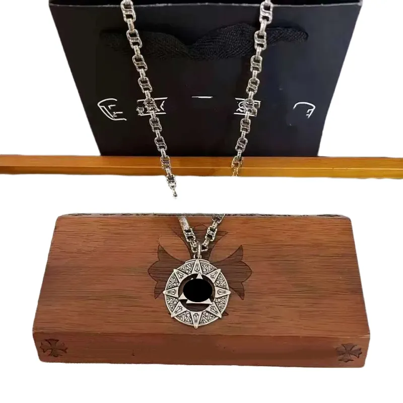 Pendant ch Necklaces Necklace Designer Pendant Necklace Cross New Vintage Pendant Cross Crome Chain Couples Black Chain White Diamonds Chrme Jewelry faf899