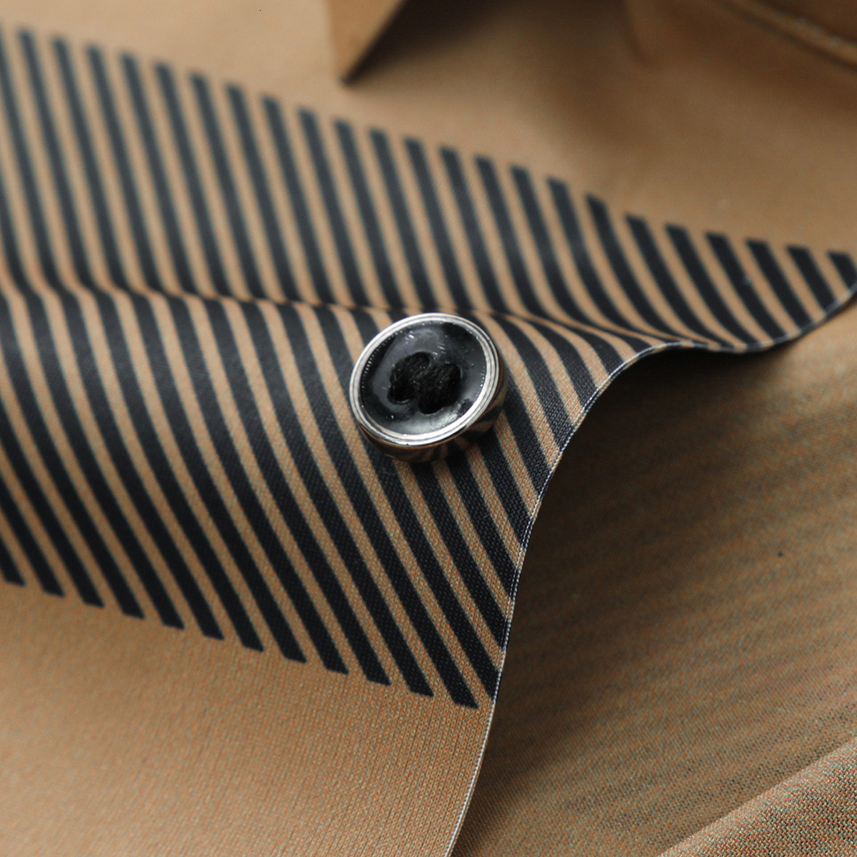 2026 New Summer Mens Middle Aged Fashion Business Ice Silk Plaid Designer Shirt Fashion Light Luxury Collar Short Sleeve