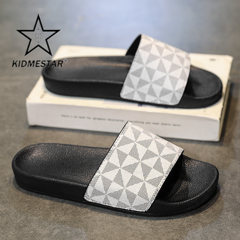 2026 Summer Luxury Men's Designer New Style Outdoor Leisure Beach Slippers Open-toe Home Sandals High-end Comfort Cool Soft Soles