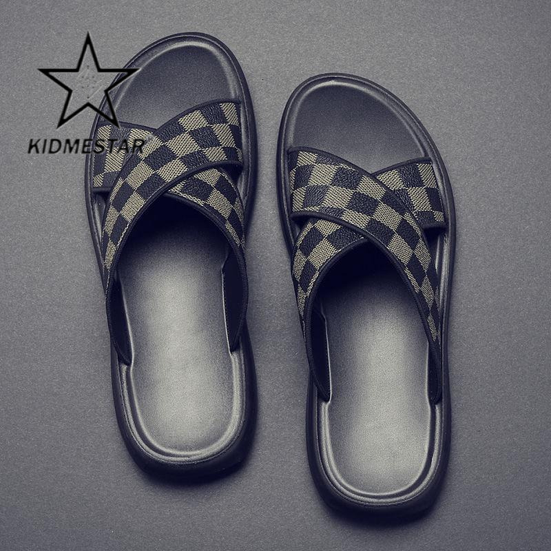 Luxurious Summer Men's New Outdoor Casual Beach Slippers 2026 Designer Style High-end Men's Sandals Thick Sole Breathable Anti-slip Lightwei