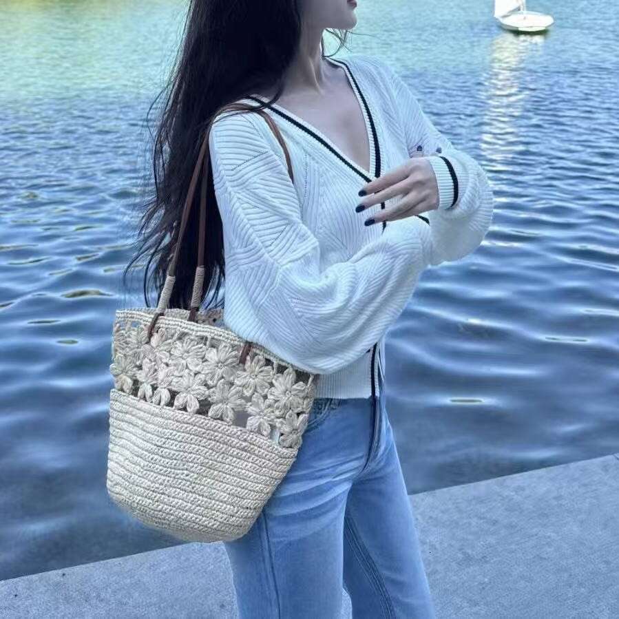 Niche Luxury Floral Straw Bag, Summer Hand Woven Bucket Bag, Large Capacity Shoulder Handbag, Simple Designer Style for Beach Vacation SENYY