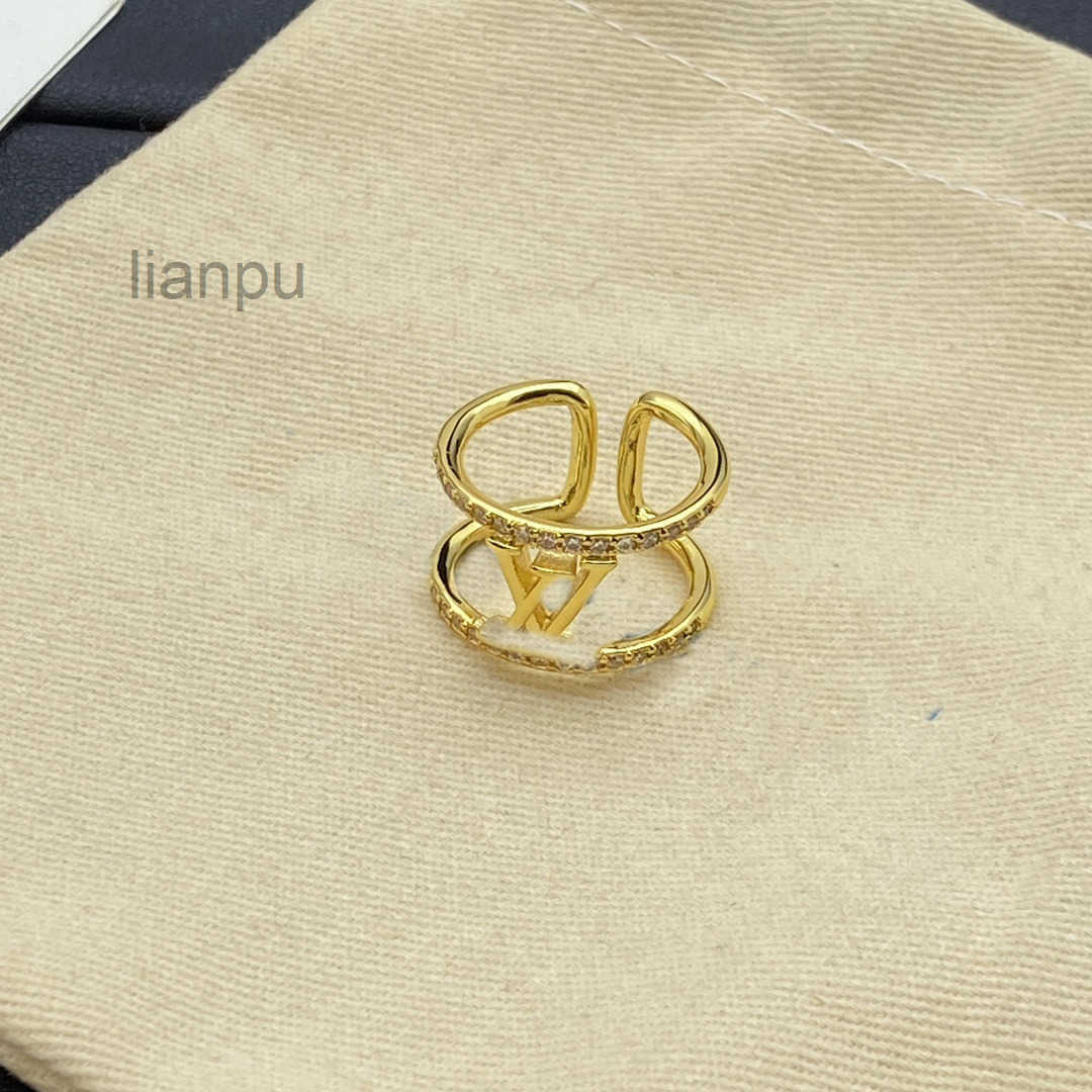 Classic louise Brand Luxury Designer Band Couple Letter lvs Rings Silver Zircon Charm Crystal 18K Gold Wedding Open Ring for Women Jewelry Party ca2
