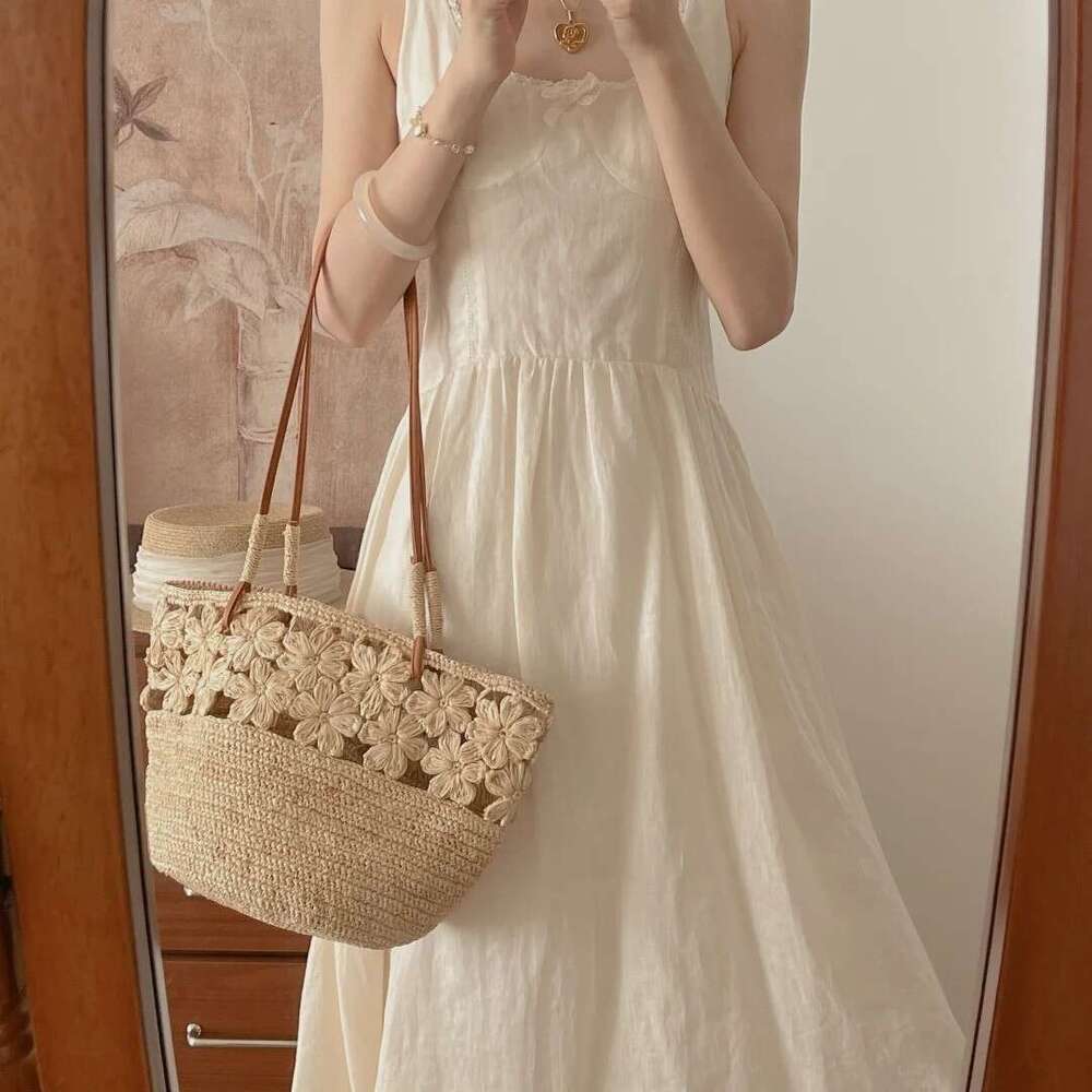 Niche Luxury Floral Straw Bag, Summer Hand Woven Bucket Bag, Large Capacity Shoulder Handbag, Simple Designer Style for Beach Vacation SENYY