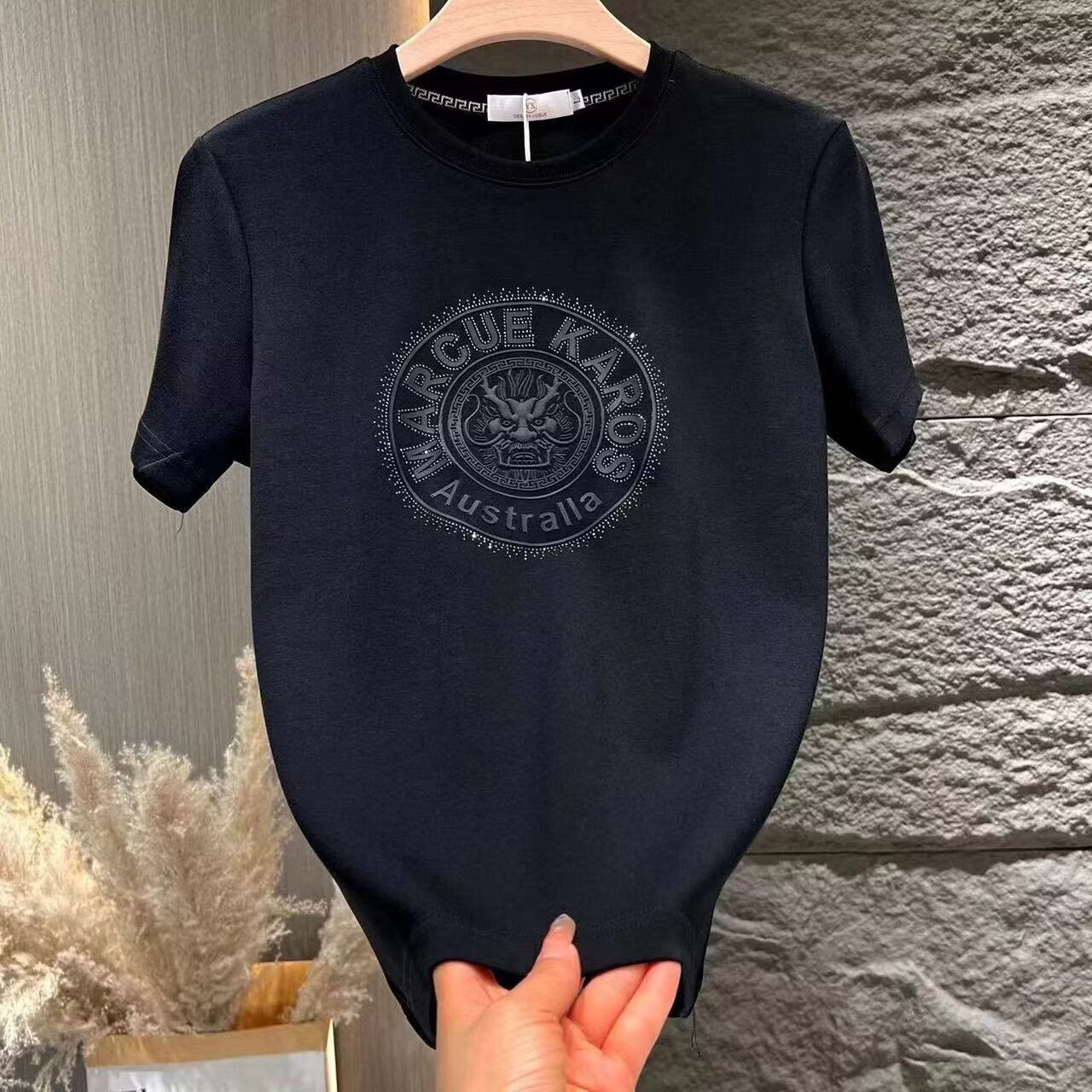 Summer New Designer Short Sleeved Rhinestone Light Luxury Short Sleeved T-shirt Men's Short Sleeved Round Neck Half Sleeved Top Fashionable And C
