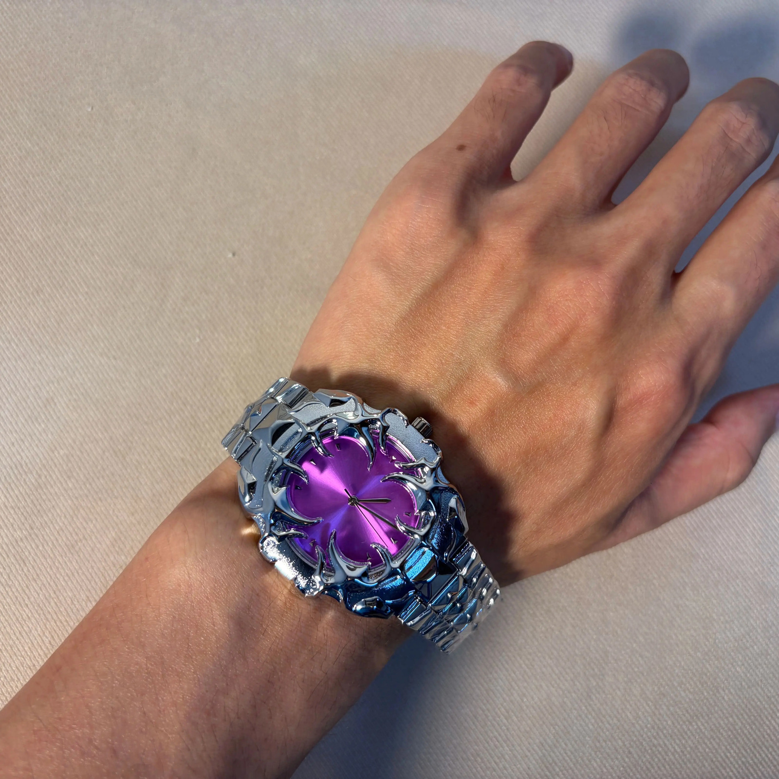 DENVOSI Y2K Gothic Claw Shaped Quartz Watch with Detachable and Replaced Dial Fashionable Street Accessory 260427