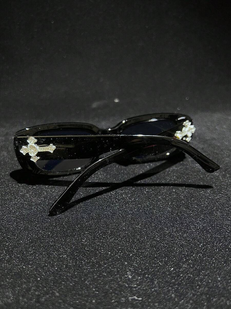 1 piece sunglasses with metal decoration in the shape of a cross and crystal heart, small square frame, colored lenses, classic vintage fashion style,
