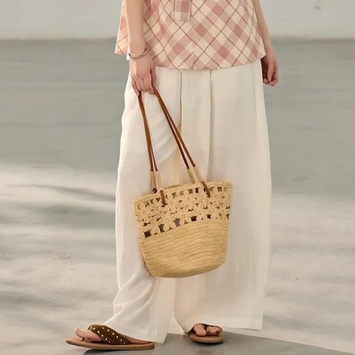 Niche Luxury Floral Straw Bag, Summer Hand Woven Bucket Bag, Large Capacity Shoulder Handbag, Simple Designer Style for Beach Vacation SENYY