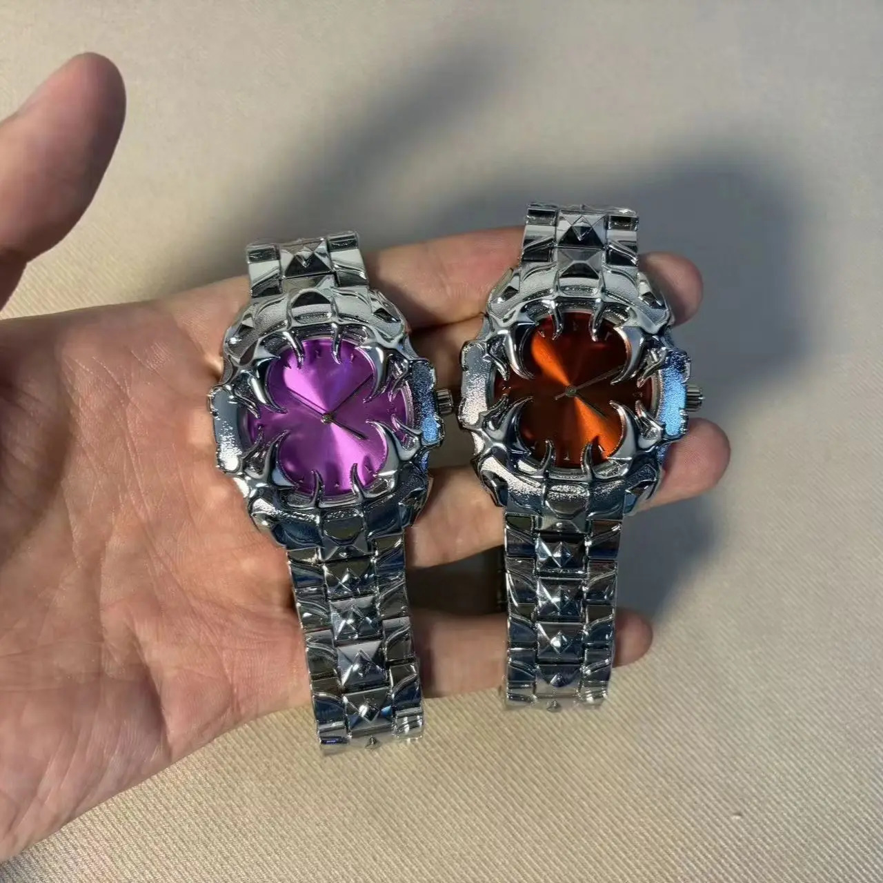 DENVOSI Y2K Gothic Claw Shaped Quartz Watch with Detachable and Replaced Dial Fashionable Street Accessory 260427