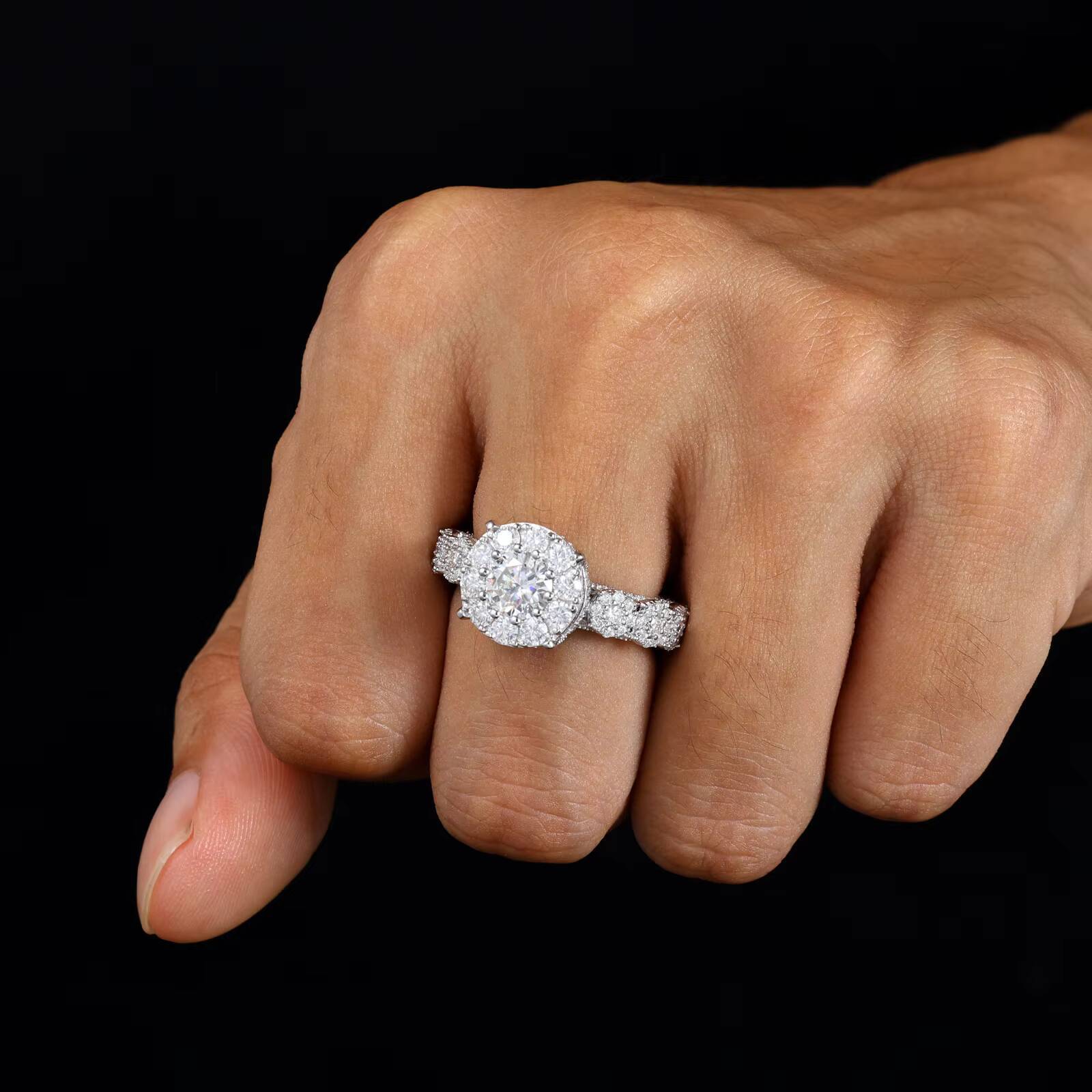 Luxury Wedding Jewelry White Gold 925 Sterling Silver VVS Moissanite Diamond Iced Out Halo Engagement Ring for Women