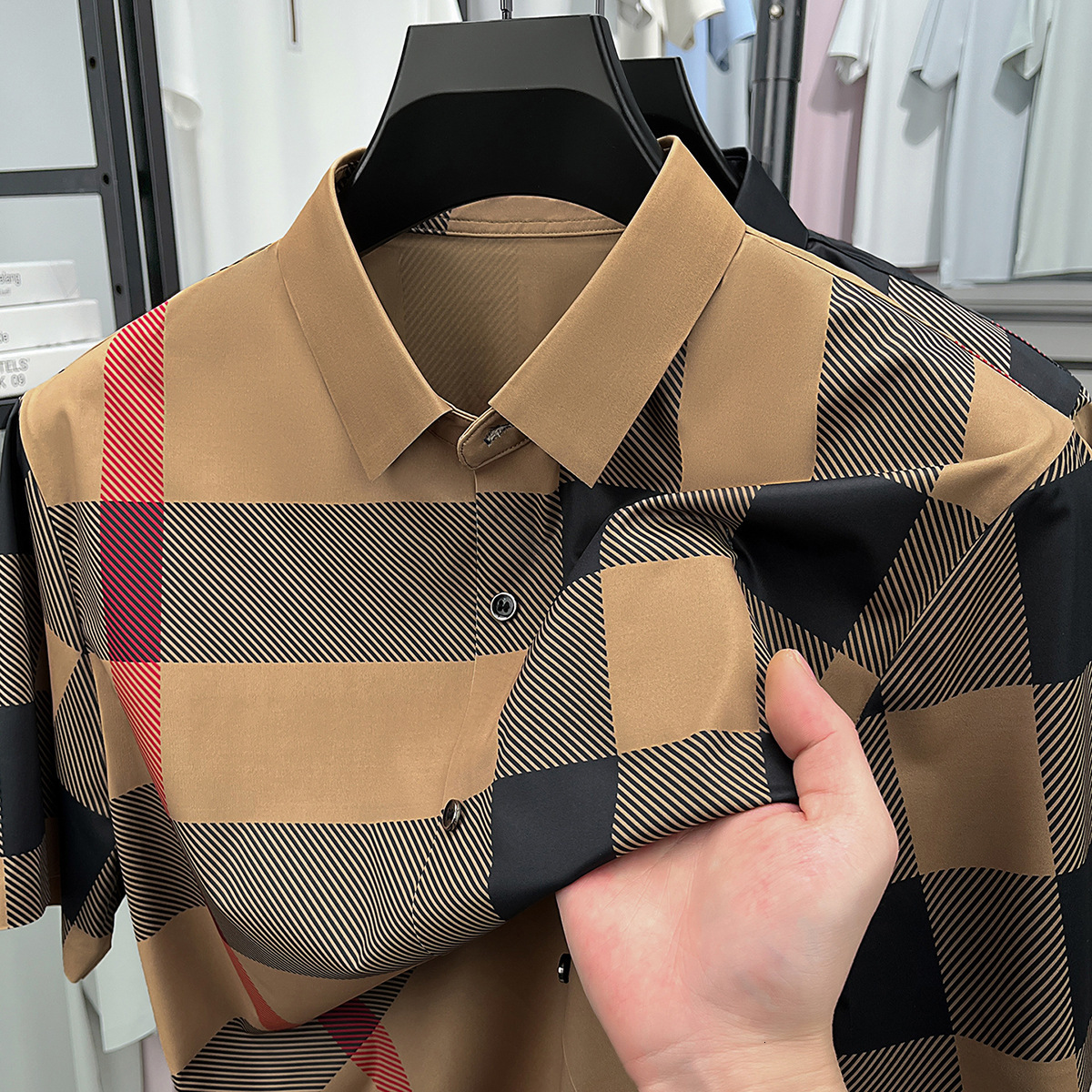 2026 New Summer Mens Middle Aged Fashion Business Ice Silk Plaid Designer Shirt Fashion Light Luxury Collar Short Sleeve
