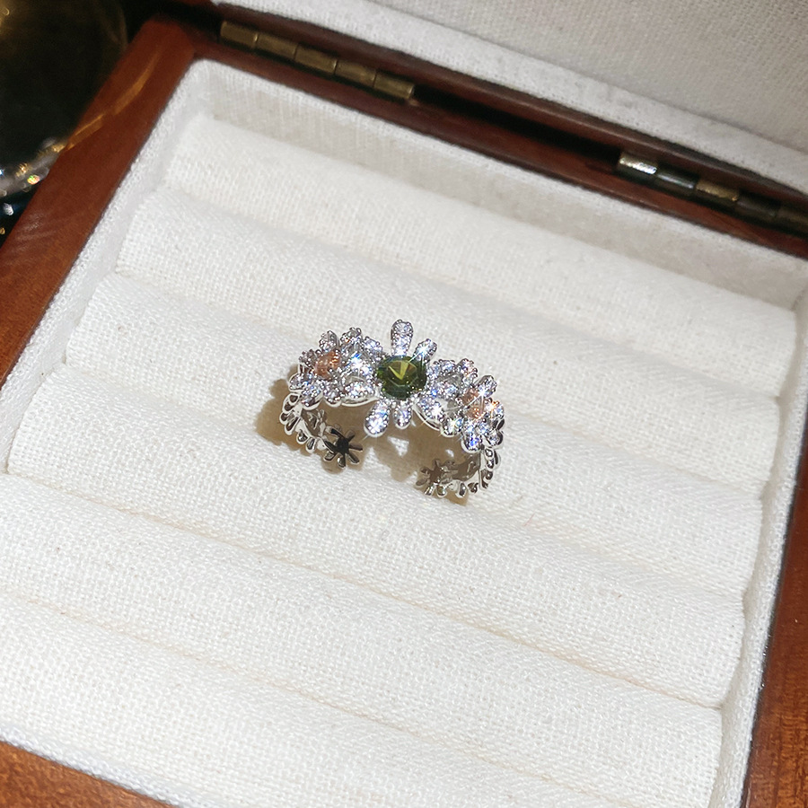 Exquisite ultra-shiny zircon flower fashion open elegant palace-style index finger ring, light luxury high-end jewelry for women - view 8