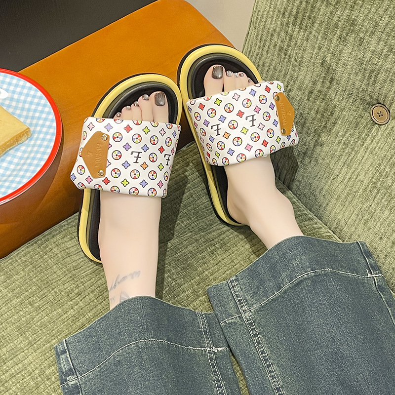 2026 Summer New Velcro Designer Slippers Thick Bottom Outdoor Home Anti slip Printed Letter Sandals for Women