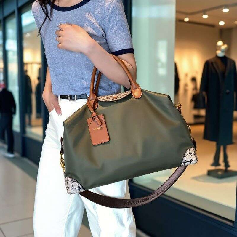Large Capacity Travel For Women, Fashionable Short Trip Handbag, Korean Style Portable Clothing Storage Luggage Bag