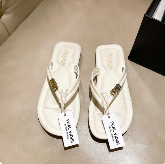 Women White Quilted Metal Letter Flip Flops, Open Toe Non-slip Flat Casual Summer Beach Outdoor Thong Sandals