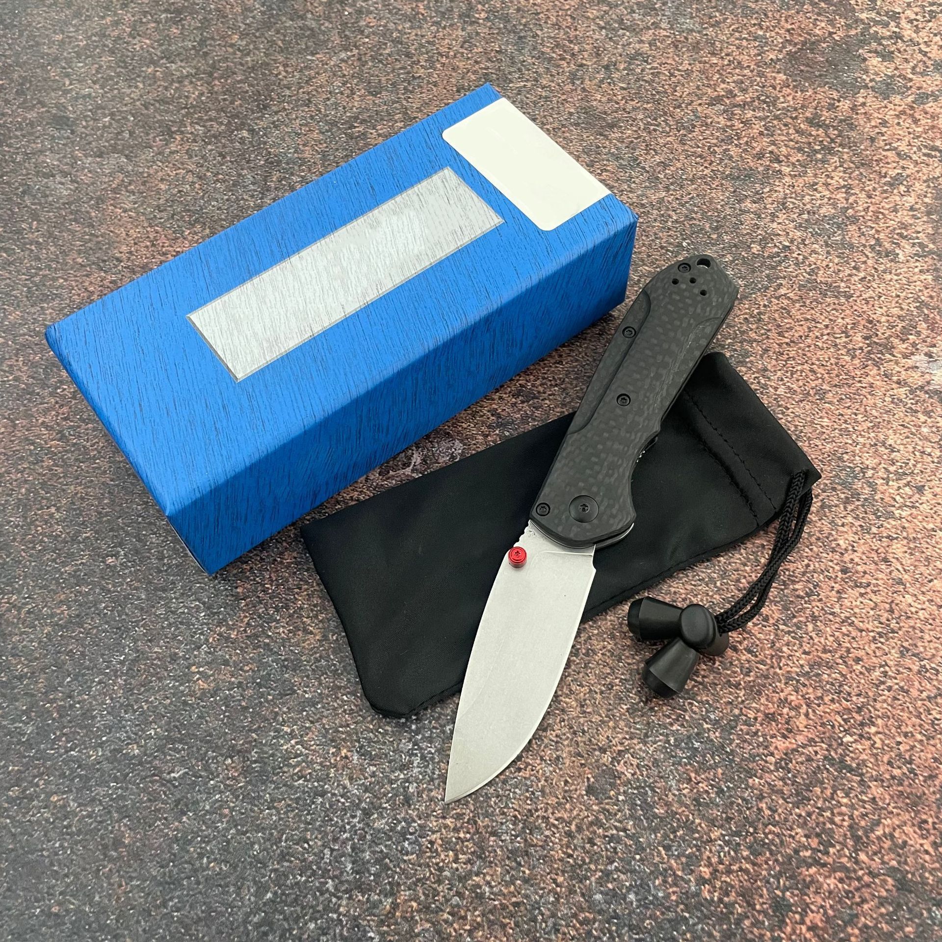 BM565 Mini Freek Outdoor Folding Knife D2 Blade Carbon Fiber Handle Pocket Clip Reversible Ambidextrous Carry-Ready Knives
