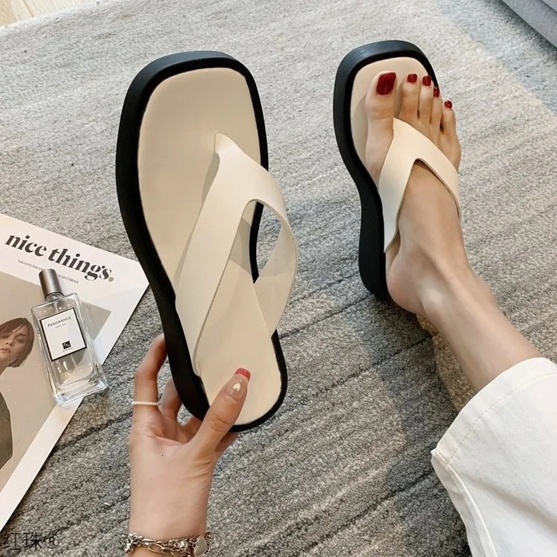 Spring Summer Flip-toe Thick-soled Platform Shoes Flip-flops Flat Bottom Sandals Women Summer Slipper 260428